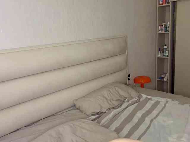 KiaraBasbas webcam