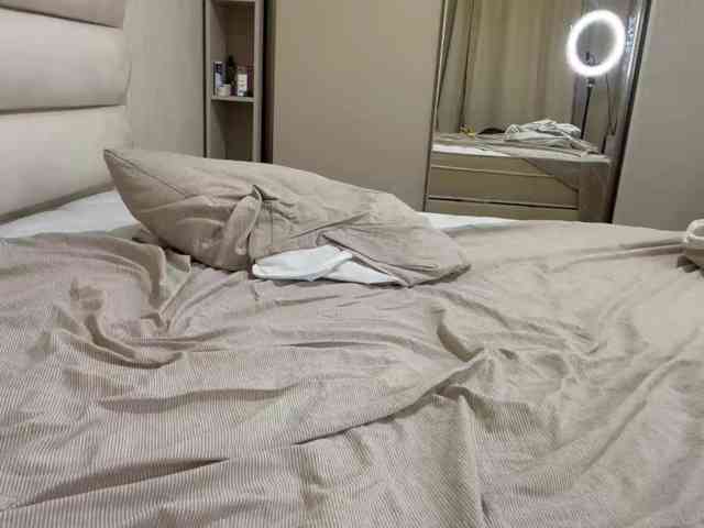 KiaraBasbas webcam