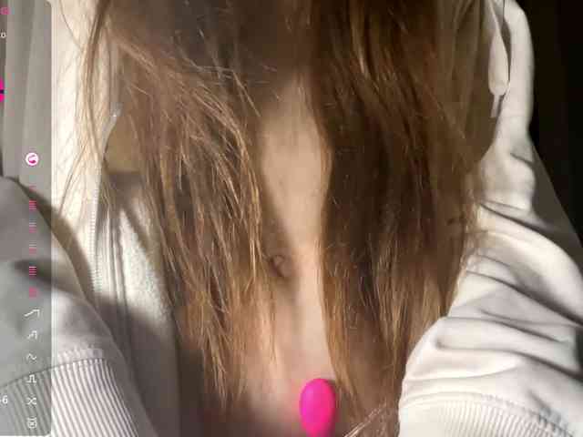 KiaraBasbas webcam