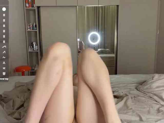 KiaraBasbas webcam