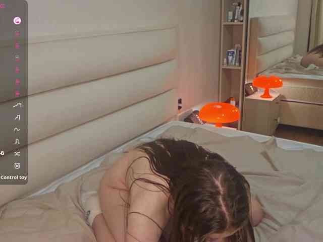 KiaraBasbas webcam