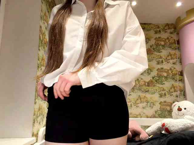 KiaraBasbas webcam