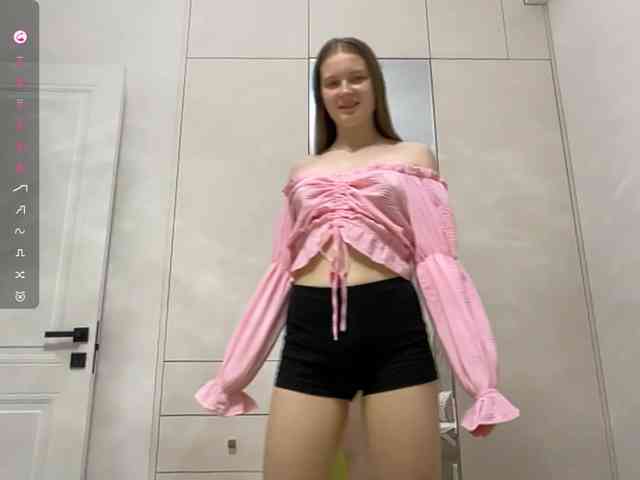 KiaraBasbas webcam
