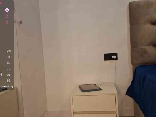 KiaraBasbas webcam