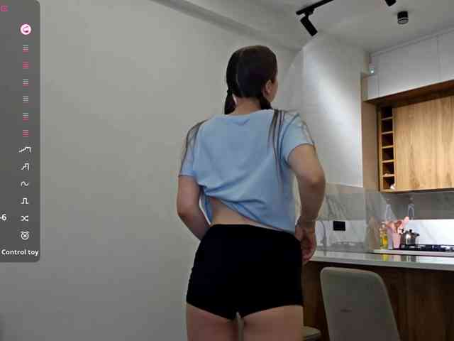 KiaraBasbas webcam