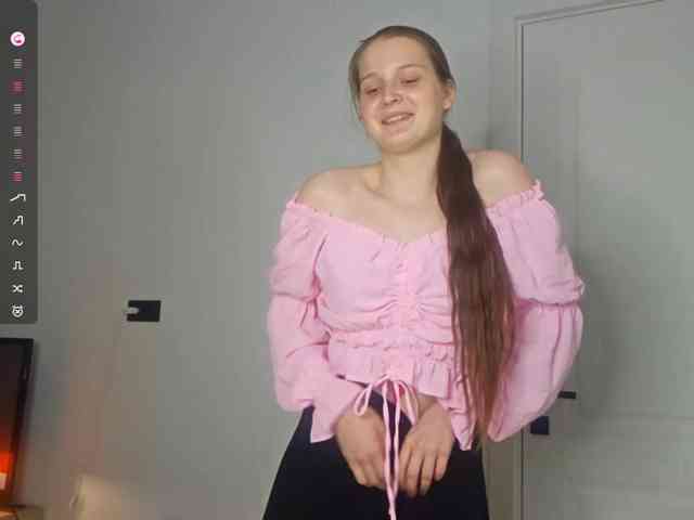KiaraBasbas webcam