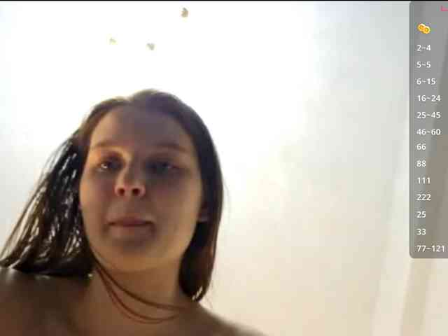 KiaraBasbas webcam