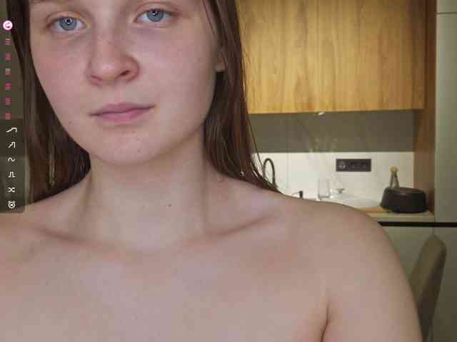 KiaraBasbas webcam