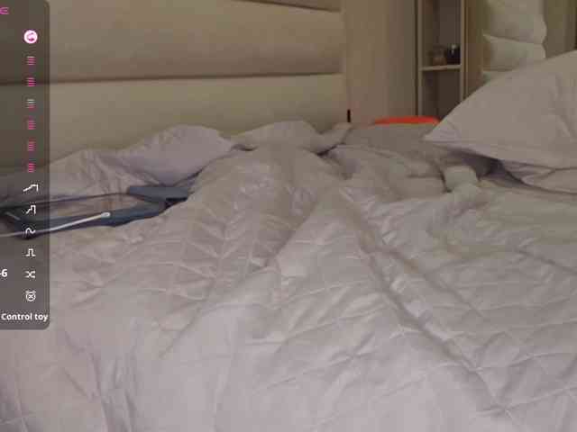 KiaraBasbas webcam