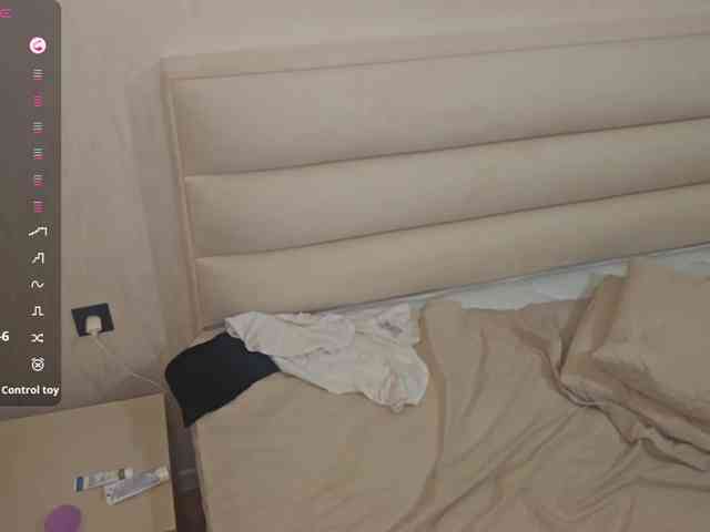 KiaraBasbas webcam