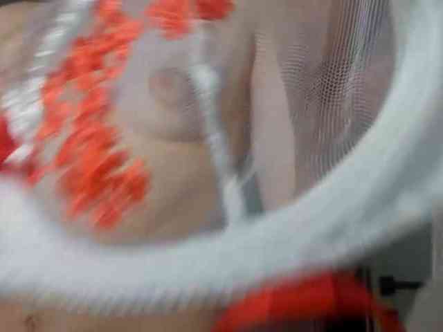 KiaraBasbas webcam