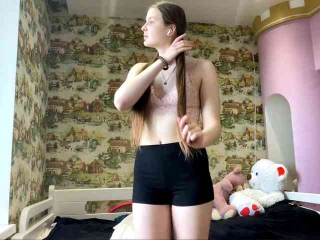 KiaraBasbas webcam