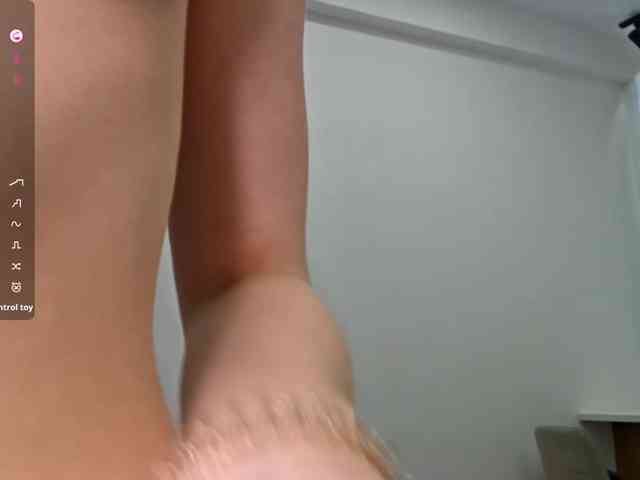 KiaraBasbas webcam