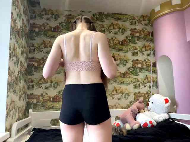 KiaraBasbas webcam