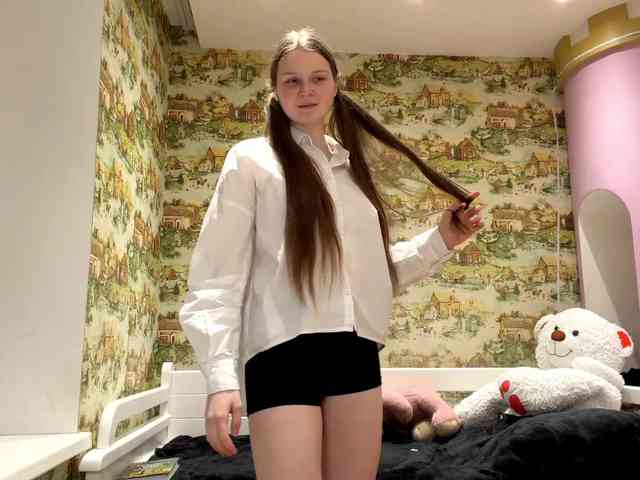 KiaraBasbas webcam