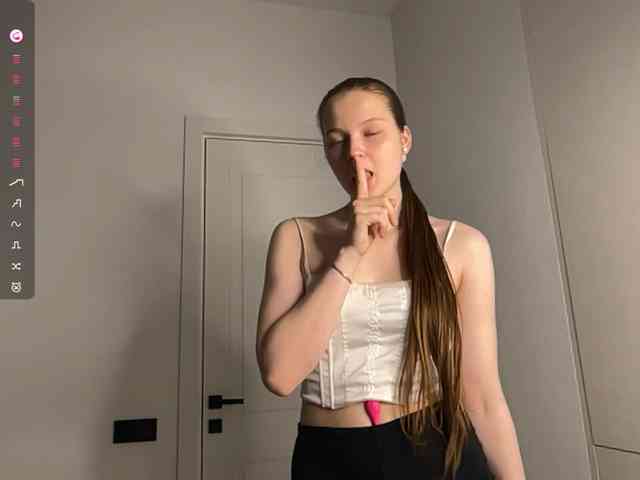 KiaraBasbas Sex Cam Show