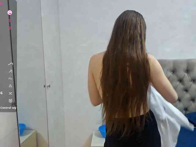KiaraBasbas webcam