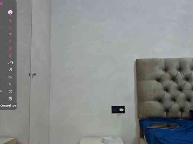 KiaraBasbas webcam