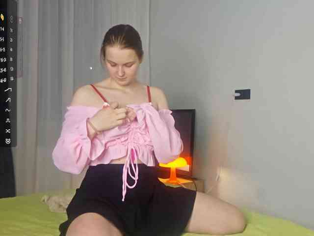 KiaraBasbas webcam