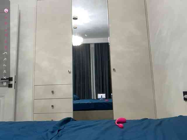 KiaraBasbas webcam