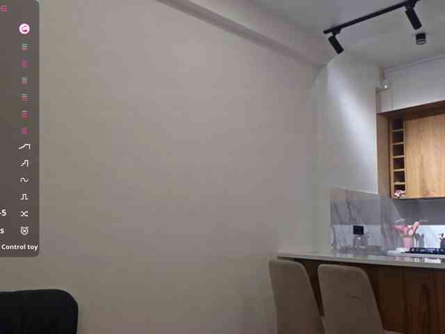 KiaraBasbas webcam