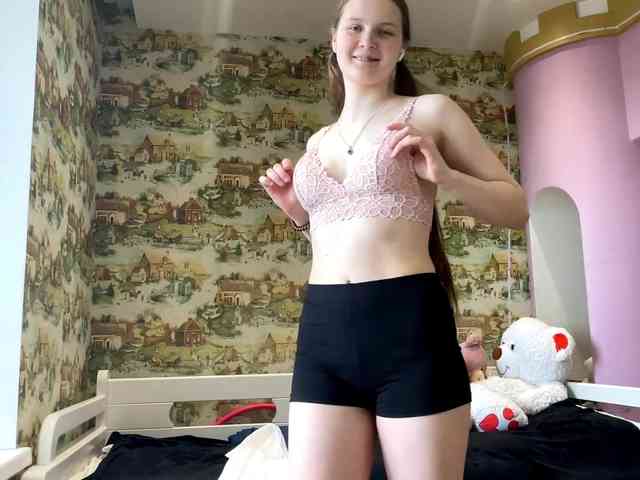 KiaraBasbas webcam