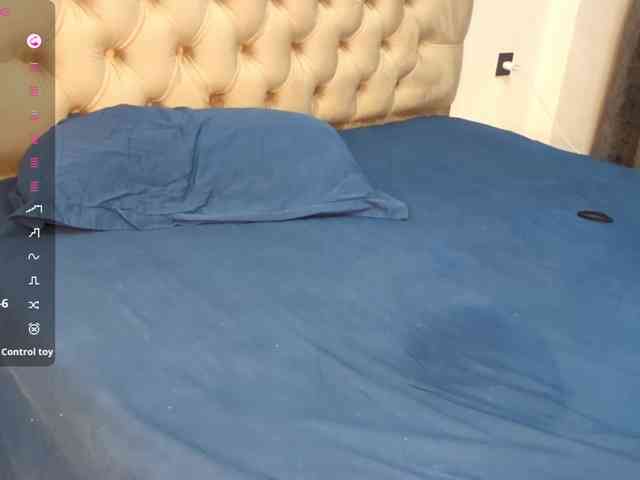 KiaraBasbas webcam