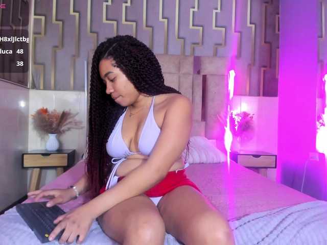 ashly-ruiz live cam on BongaCams