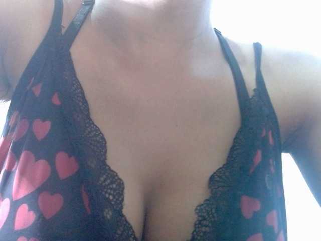le modèle Pussyxwetx est en webcam porno dans un show sur le site bongacams, il possède les tags suivants: Ebony,Brunette,Trimmed