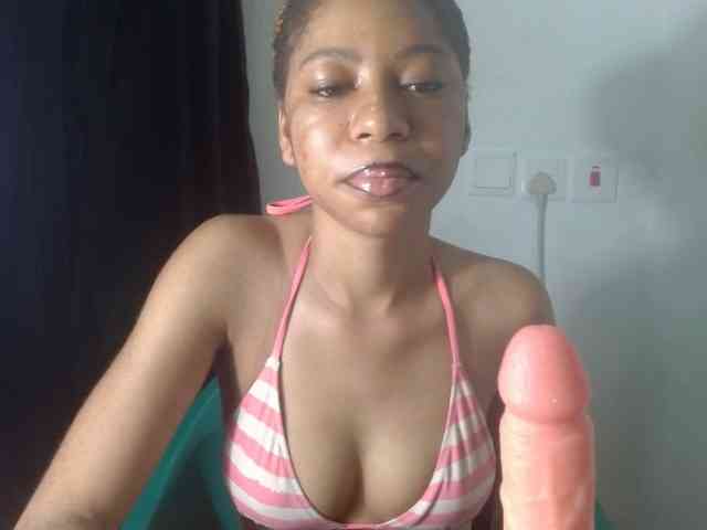 Pussyxwetx webcam