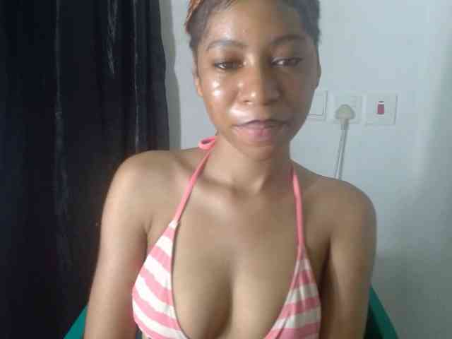Pussyxwetx webcam