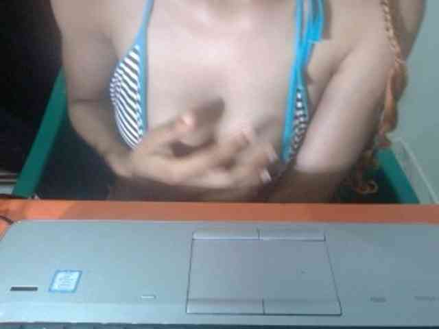 Pussyxwetx webcam