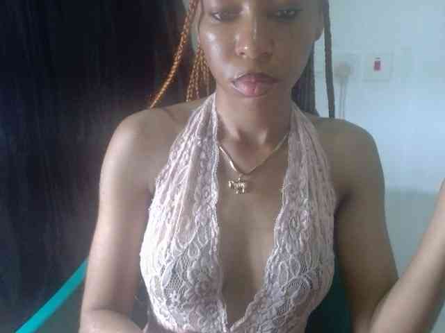 Pussyxwetx webcam
