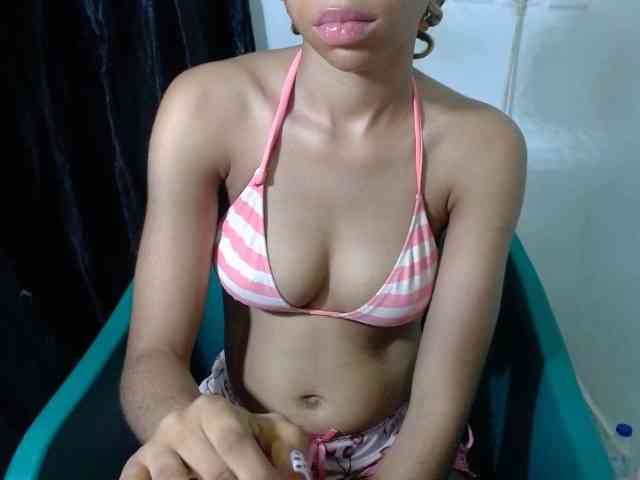 Pussyxwetx webcam