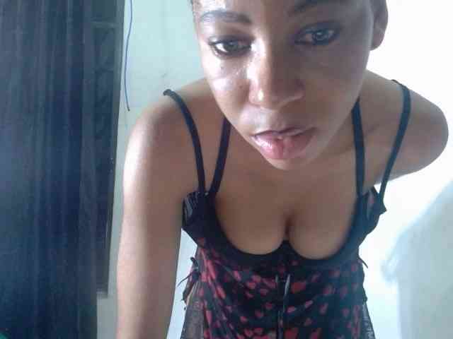 Pussyxwetx webcam