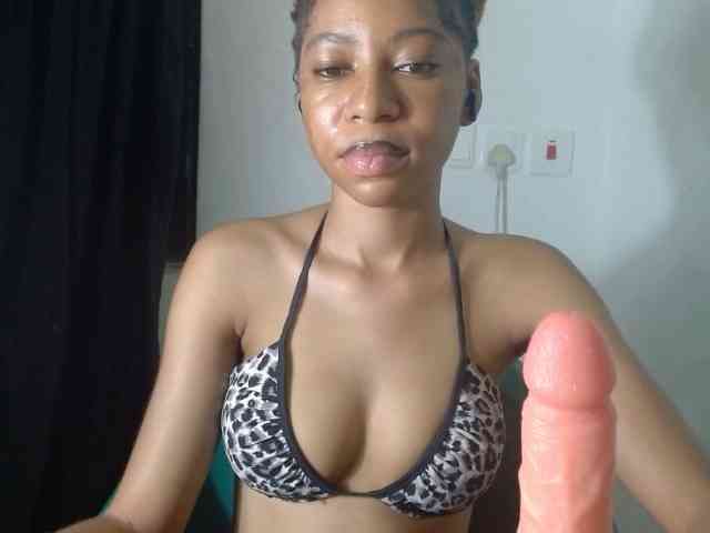 Pussyxwetx webcam