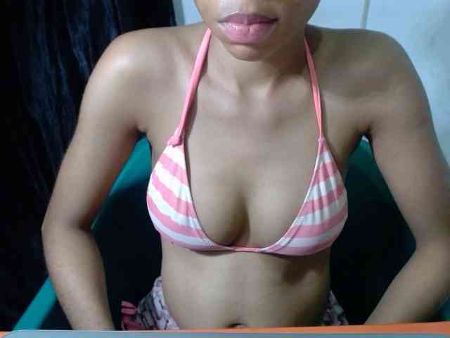 Pussyxwetx webcam