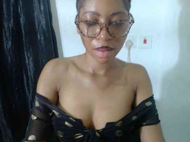 Pussyxwetx webcam
