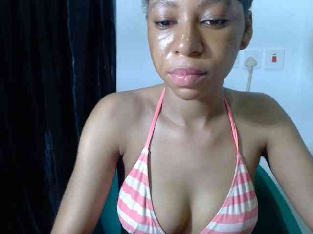 Pussyxwetx webcam