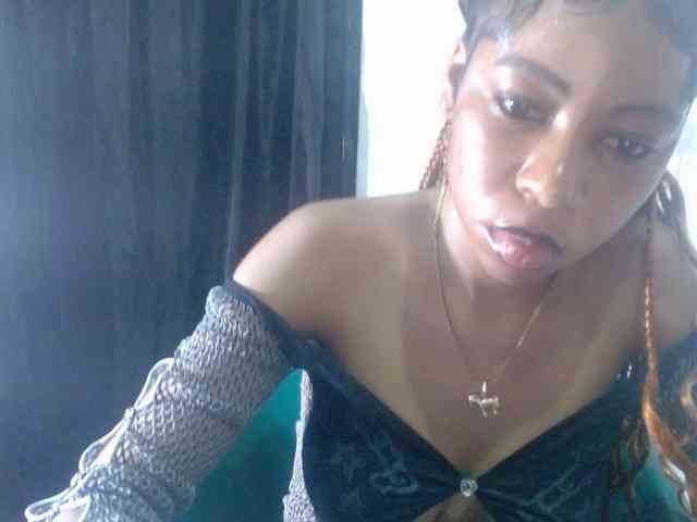 Pussyxwetx webcam