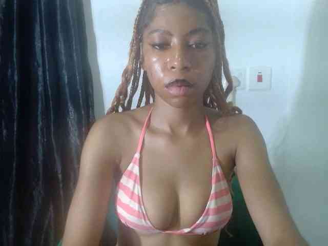 Pussyxwetx Live Webcam on BongaCams