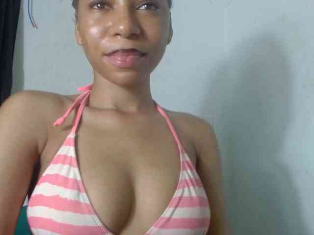 Pussyxwetx webcam