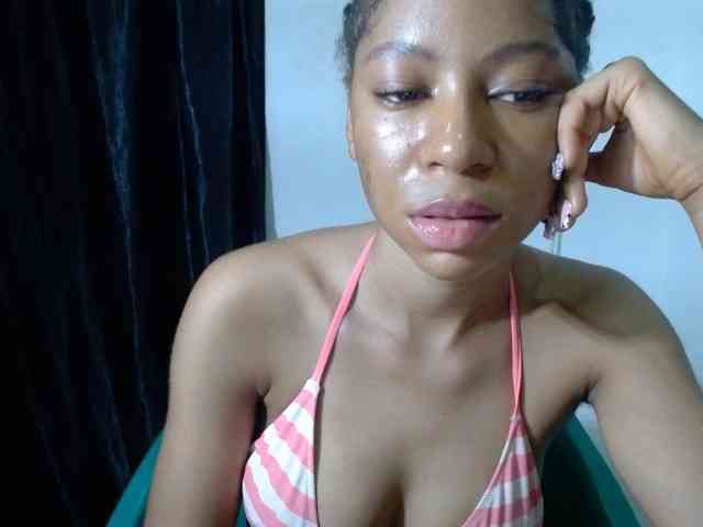 Pussyxwetx webcam
