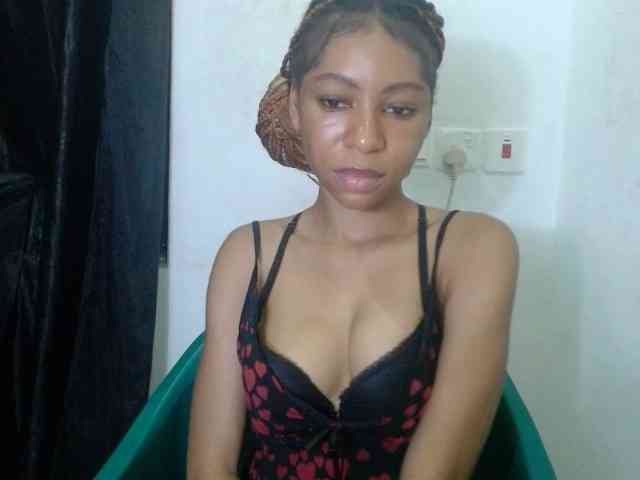 Pussyxwetx webcam