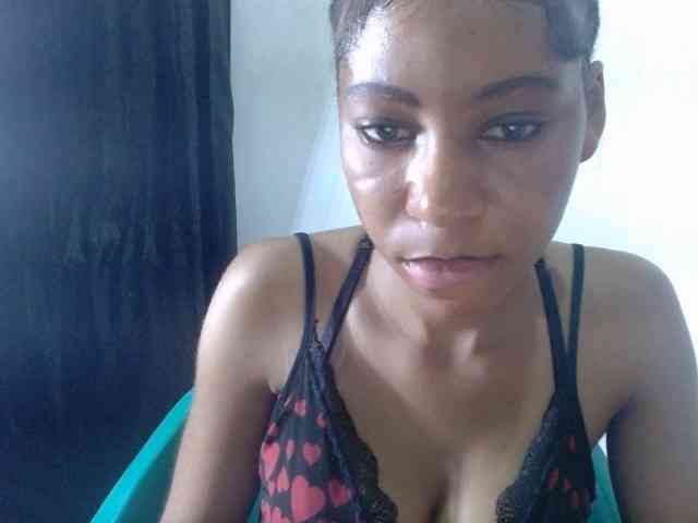 Pussyxwetx webcam
