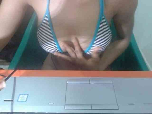 Pussyxwetx webcam