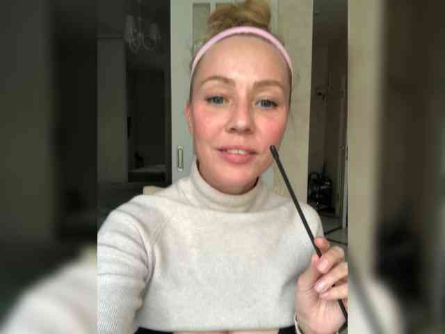 Leeloo_Lee_loo webcam