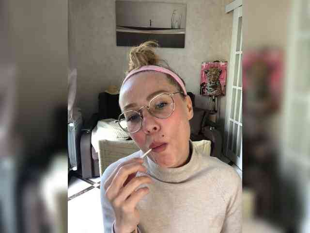 Leeloo_Lee_loo webcam