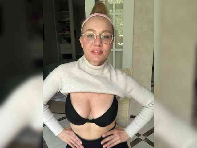 Leeloo_Lee_loo webcam