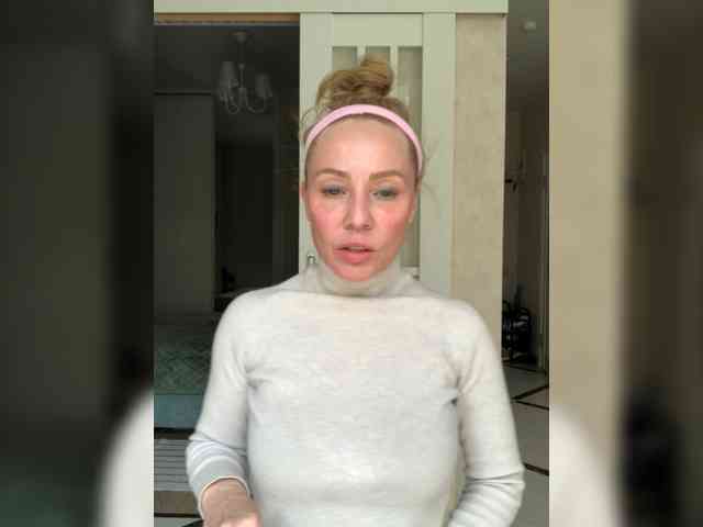 Leeloo_Lee_loo webcam